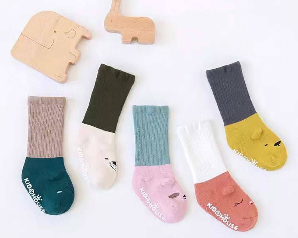 Cute Newborn Baby Socks with Ears by Ashberryco, perfect as a practical gift under $25 for new parents and baby!